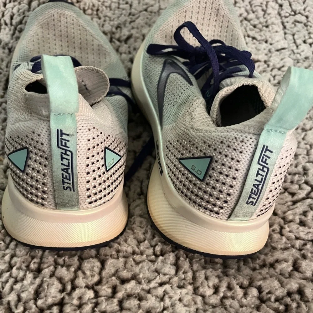 Brooks Levitate Purple/light gray running shoes women’s 7